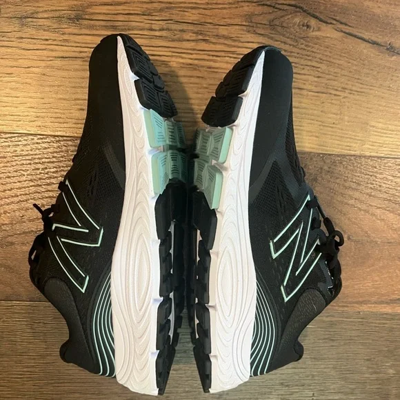 New Balance Women's 840 V5 Running Shoe; Size 9 - Picture 6 of 9